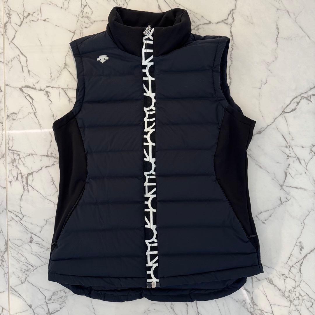 ●着用10回ほど● DESCENTE ゴルフ ベスト ブラック　サイズL