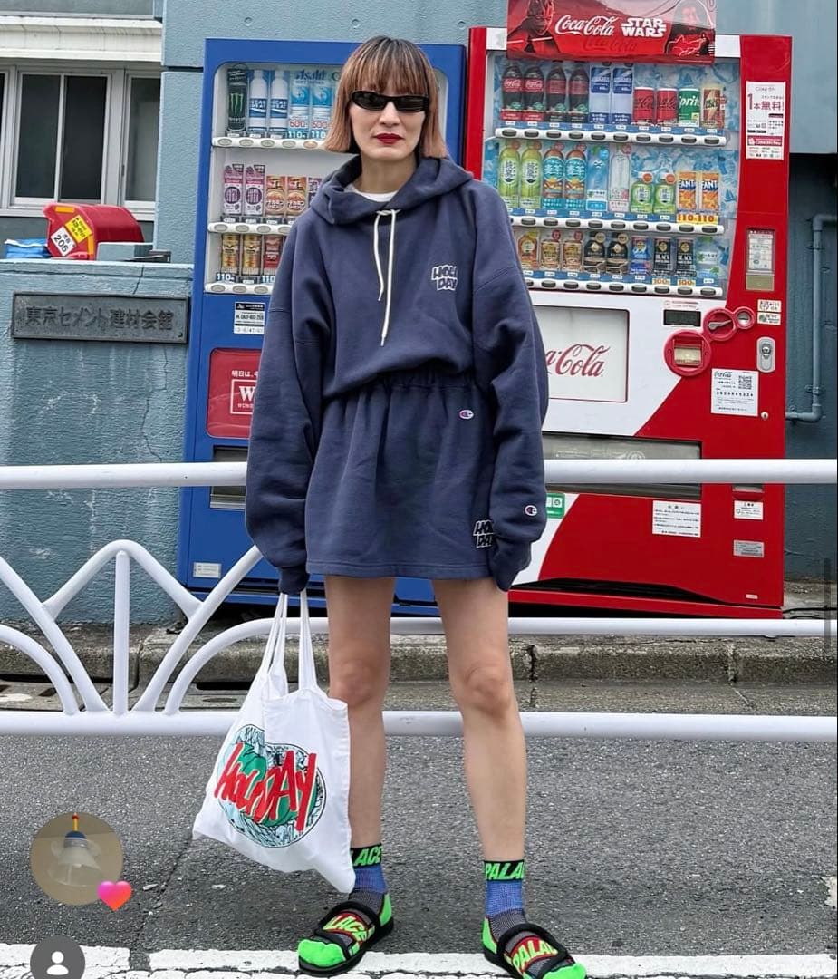 holiday journal standard フーディとミニスカートセット