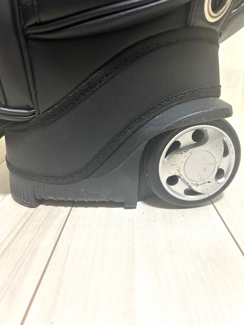 テーラーメイド　レディースキャディバッグ　キャスター付き