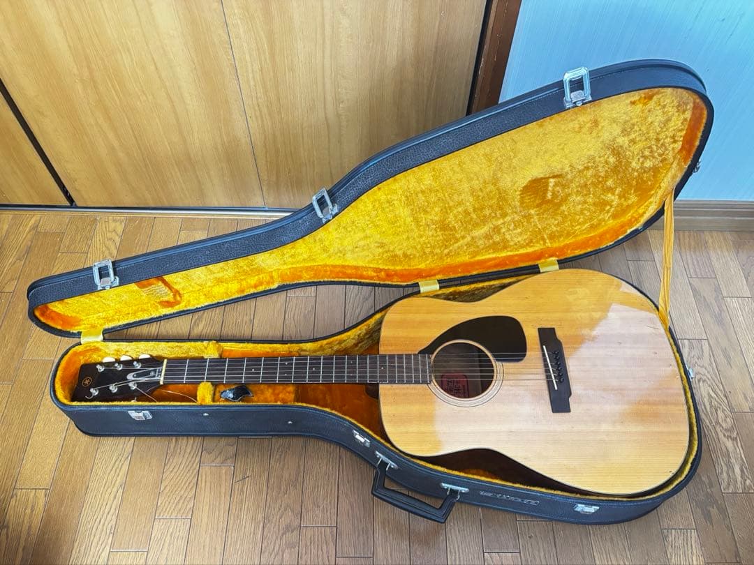 YAMAHAフォークギター(赤ラベル140)