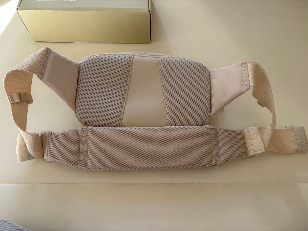 POMULU アイボリー　ヒップシート