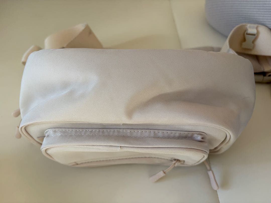 POMULU アイボリー　ヒップシート