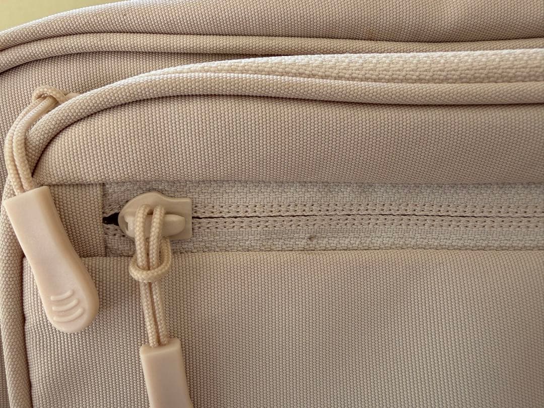 POMULU アイボリー　ヒップシート