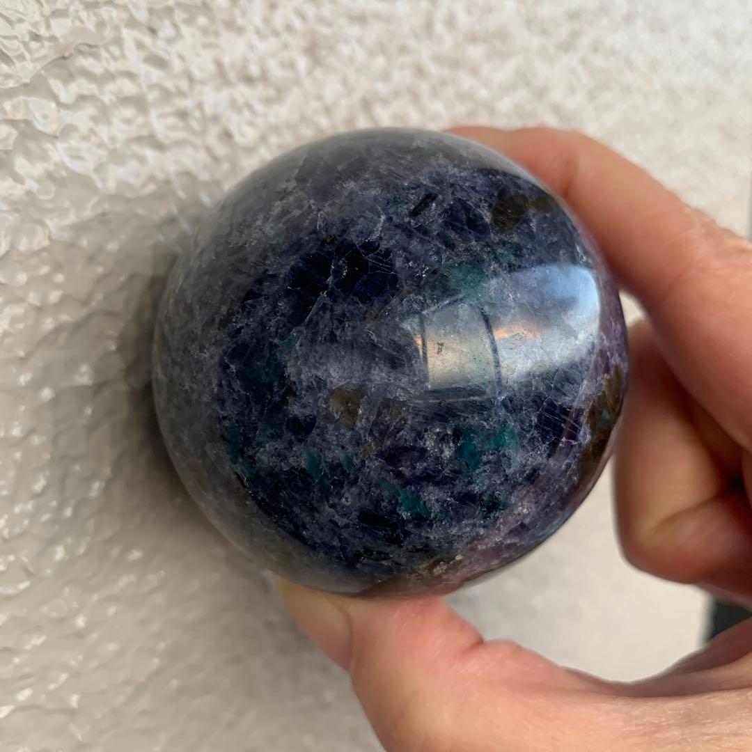 アイオライトスフィア約60mm 高品質　グリーンカイヤナイト・リモナイト共生
