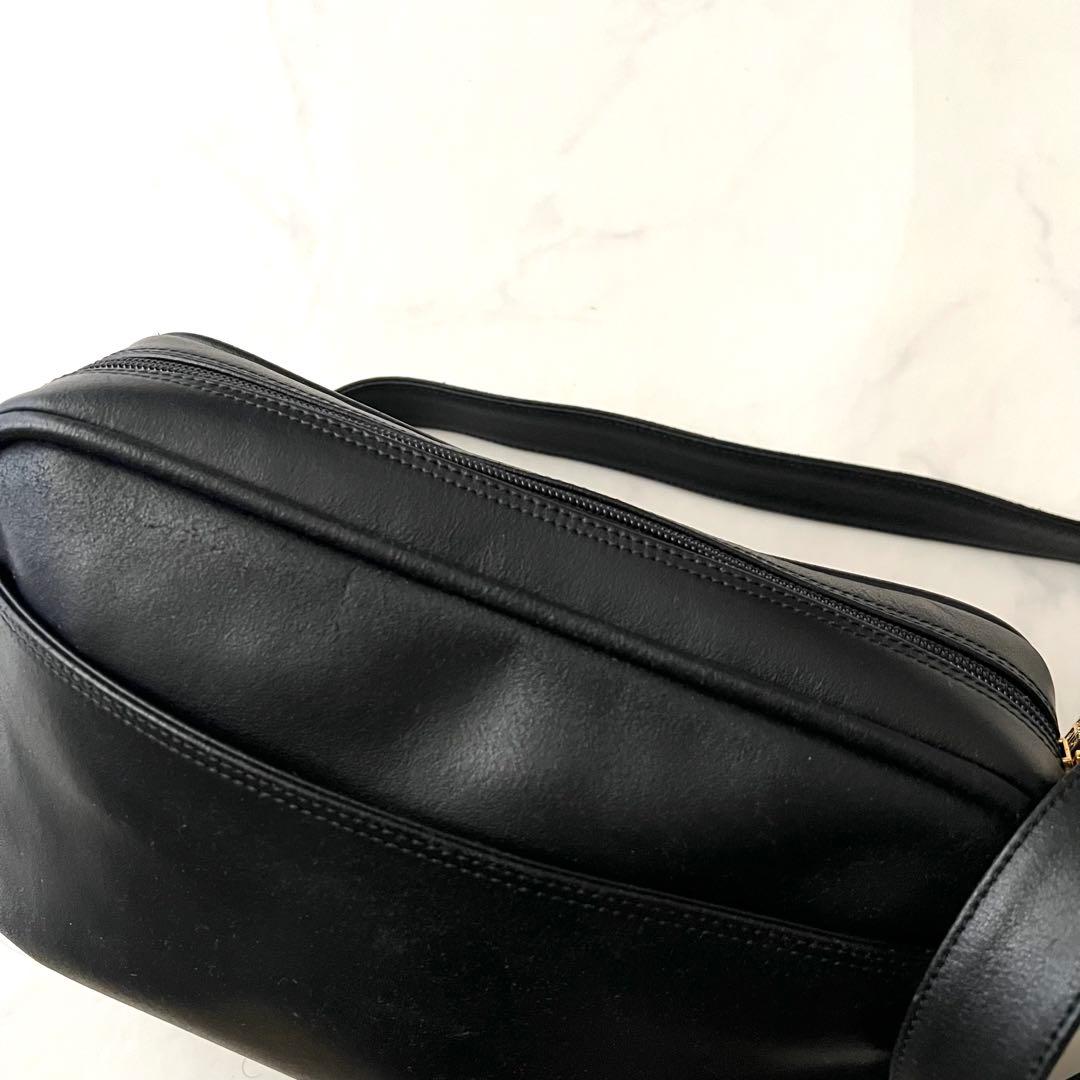 GIVENCHY 4Gロゴ ショルダーバッグ レザー 黒 パンチング