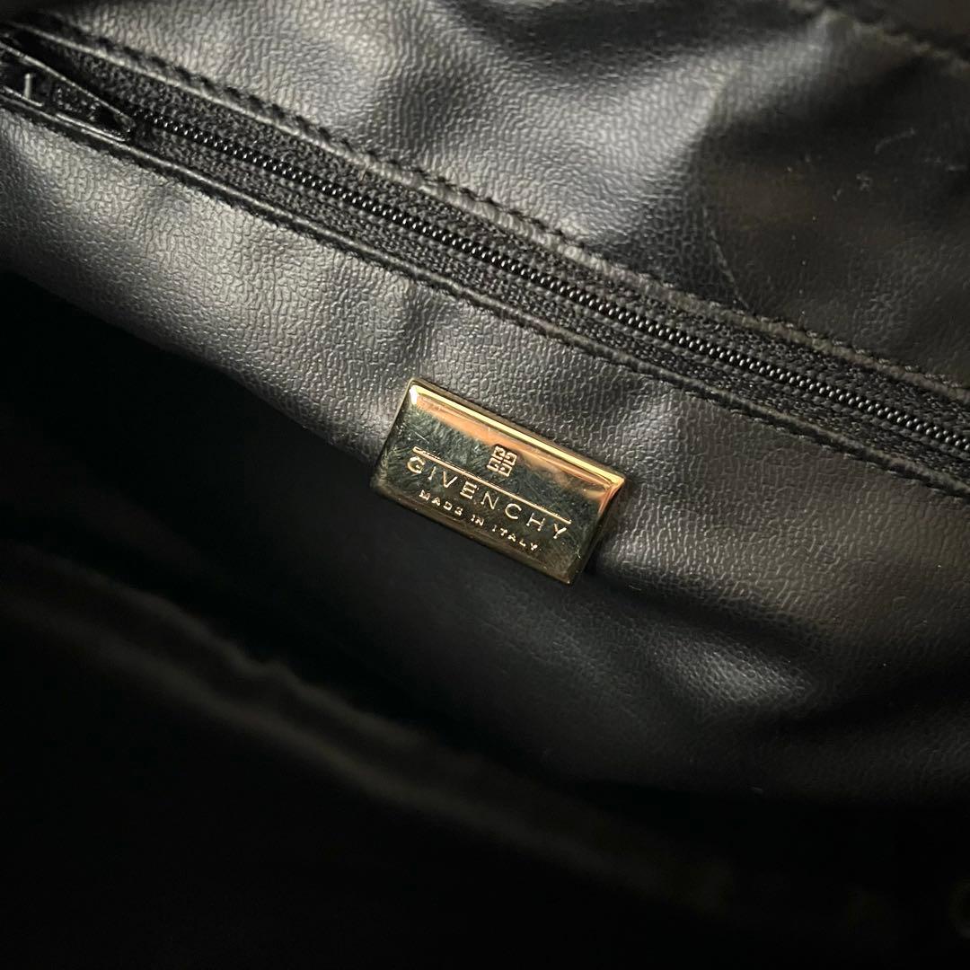 GIVENCHY 4Gロゴ ショルダーバッグ レザー 黒 パンチング