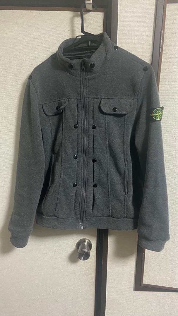 ストーンアイランド グレー ジップアップブルゾン　ロゴパッチ