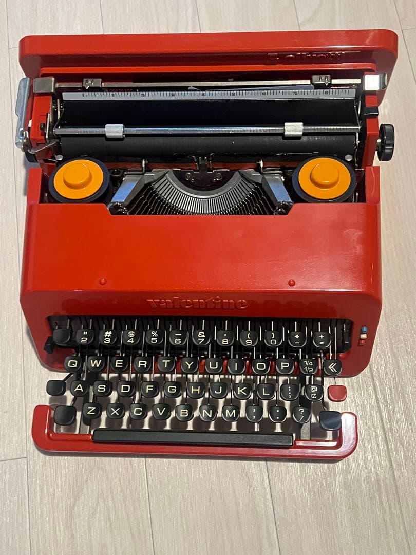 Olivetti オリベッティ Valentine タイプライター 中古品