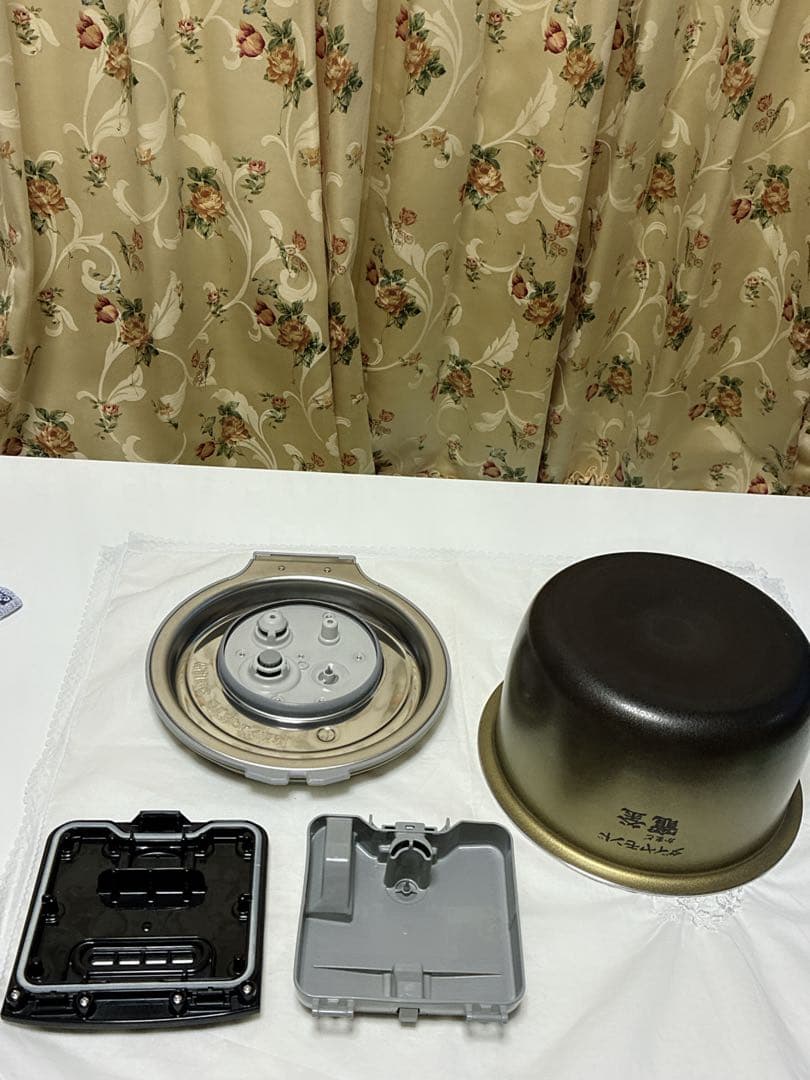 Panasonic おどり炊きSR-MPA101 炊飯器/5.5合　2022年製