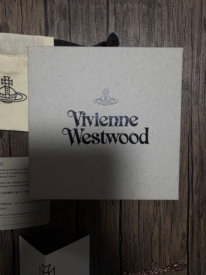 【正規品】Vivienne Westwood クリスタルペンダントネックレス