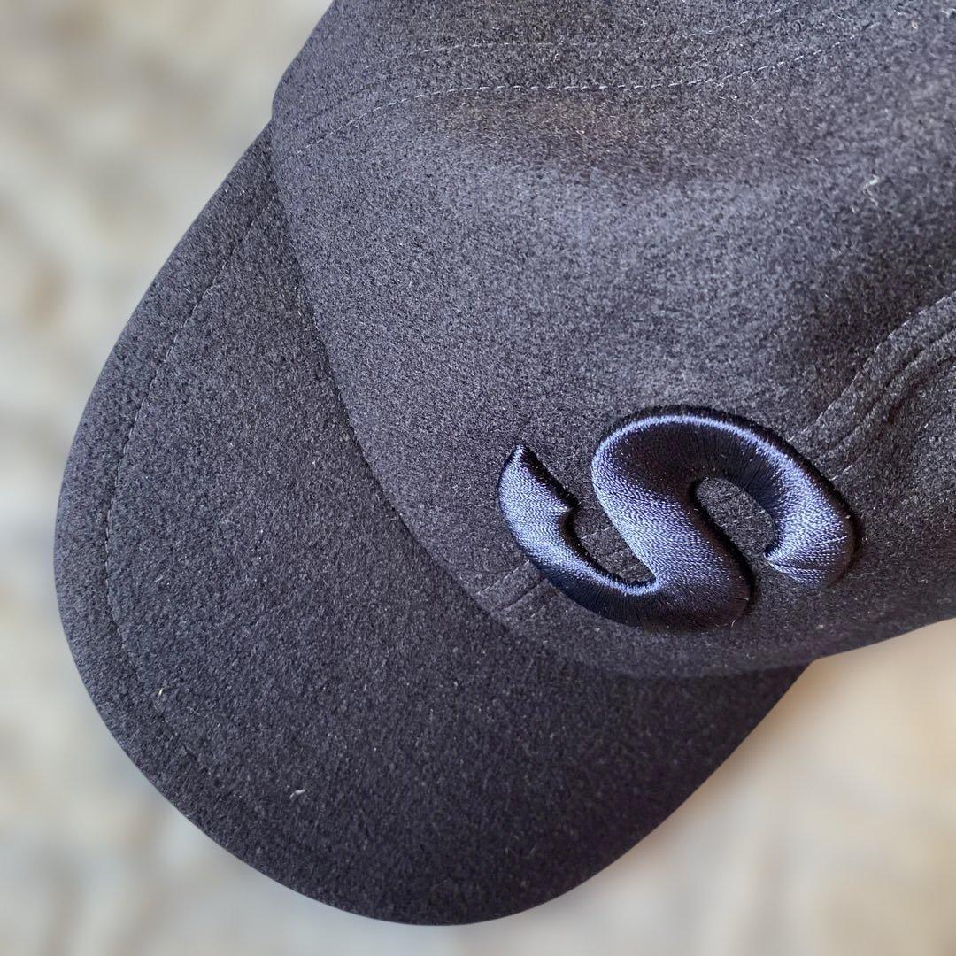 美品！　サカイ　ネイビー刺繍Sロゴ　キャップ