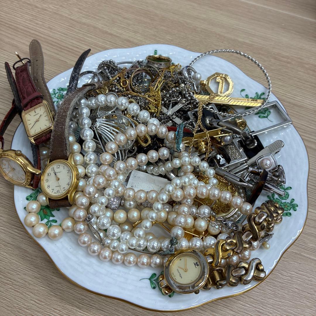 遺品整理　アクセサリー　ネックレス　イヤリング　ブレスレット