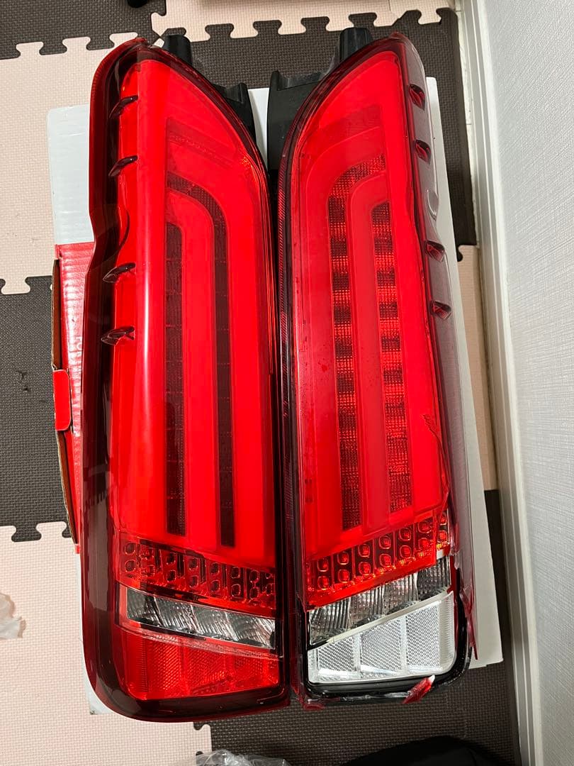 valenti 200系ハイエース　JEWEL LEDテールランプ