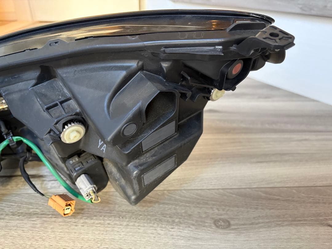 GR86 右　ヘッドライト　3BA-ZN8 美品