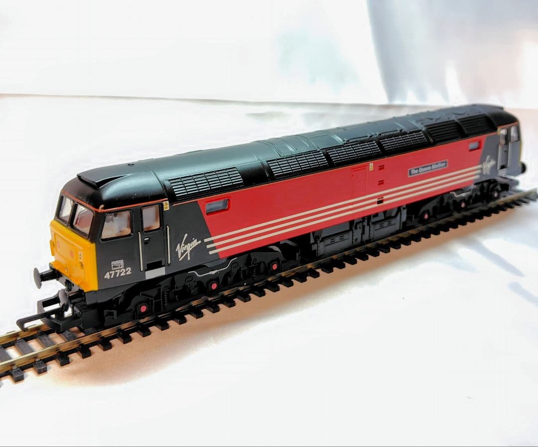 【OO】Hornby Class47ディーゼル機関車 Virginカラー【中古】