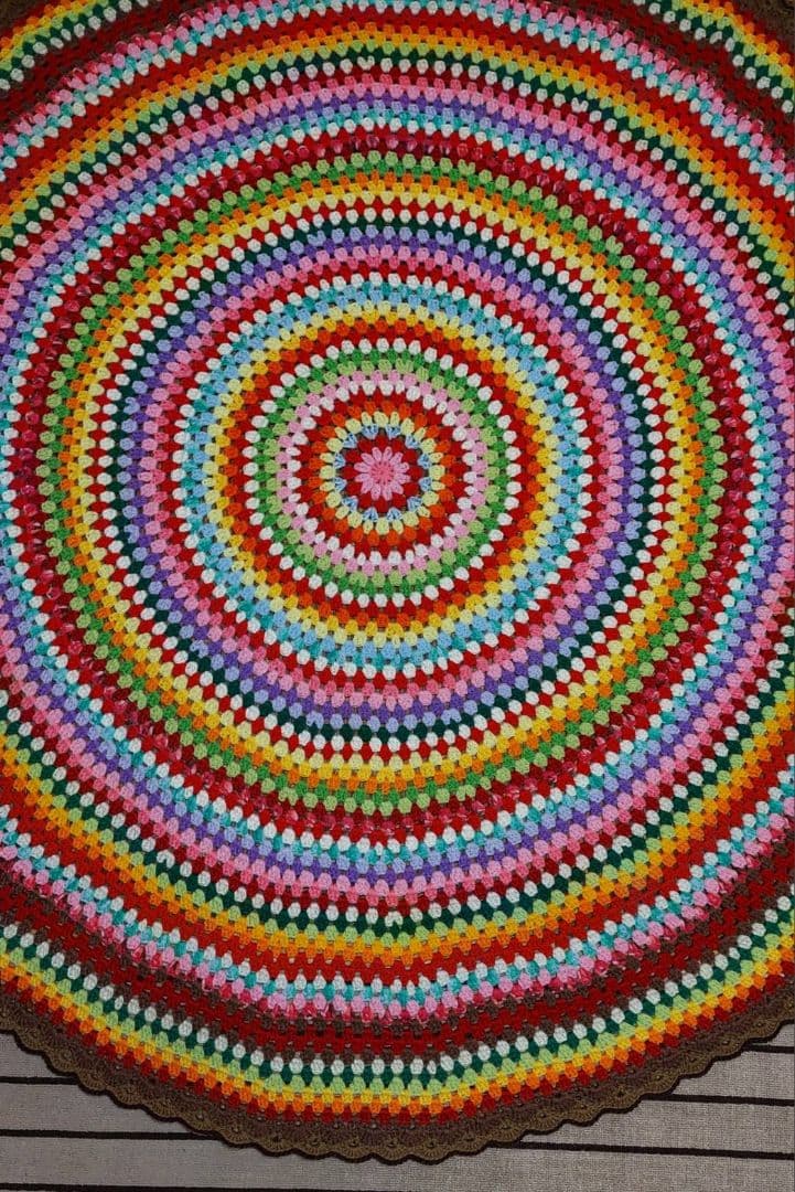 ココア様オーダー☆かぎ針編み☆円形こたつカバー☆直径200cm☆ポップなカラー☆