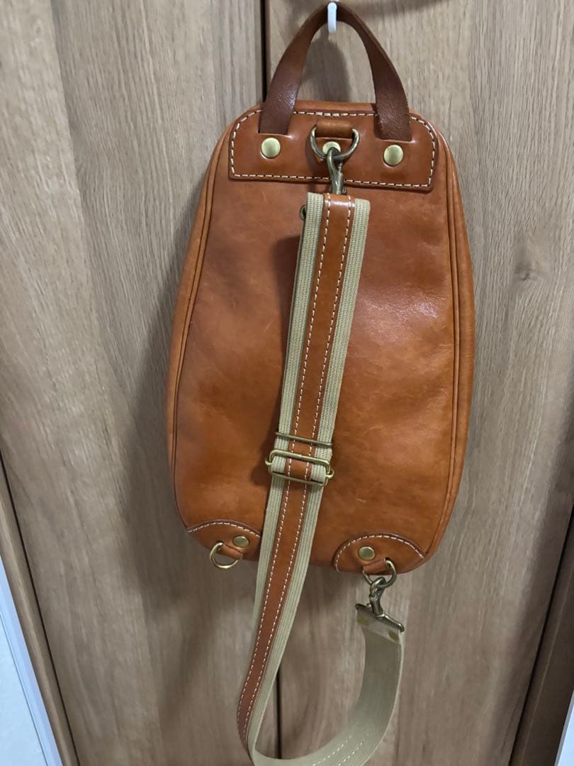 さらに値下！HERZトリプルファスナーボディバッグF-3