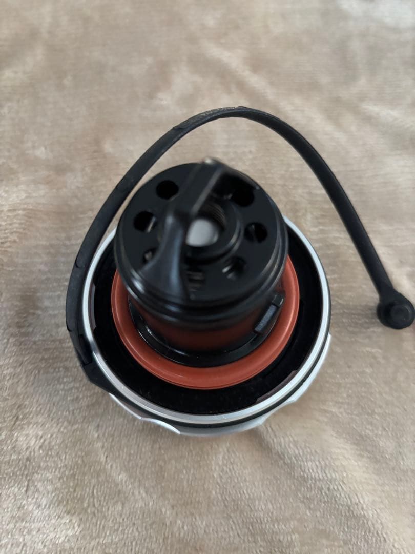 アバルト フューエルキャップ abarth 給油口 500 595 695