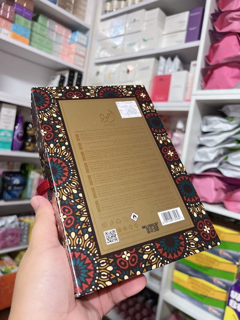 香水(女性用) Ajwad lattafa