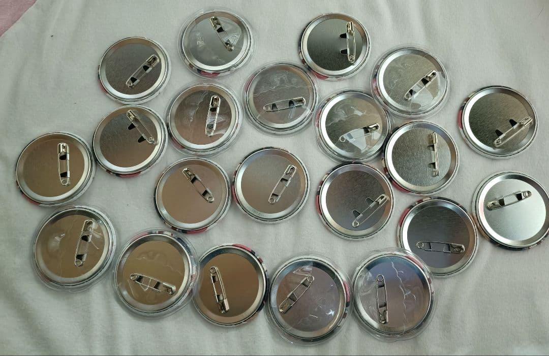 すとぷり　莉犬　缶バッチ　アリツア　等身