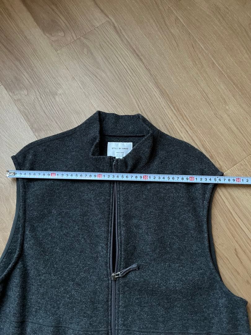 STILL BY HAND ウールパイルフリースベスト　チャコール　48