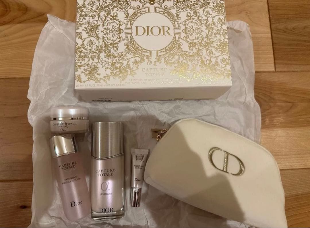 DIOR ディオール カプチュールトータル ホリデー ポーチ付きホリデーキット
