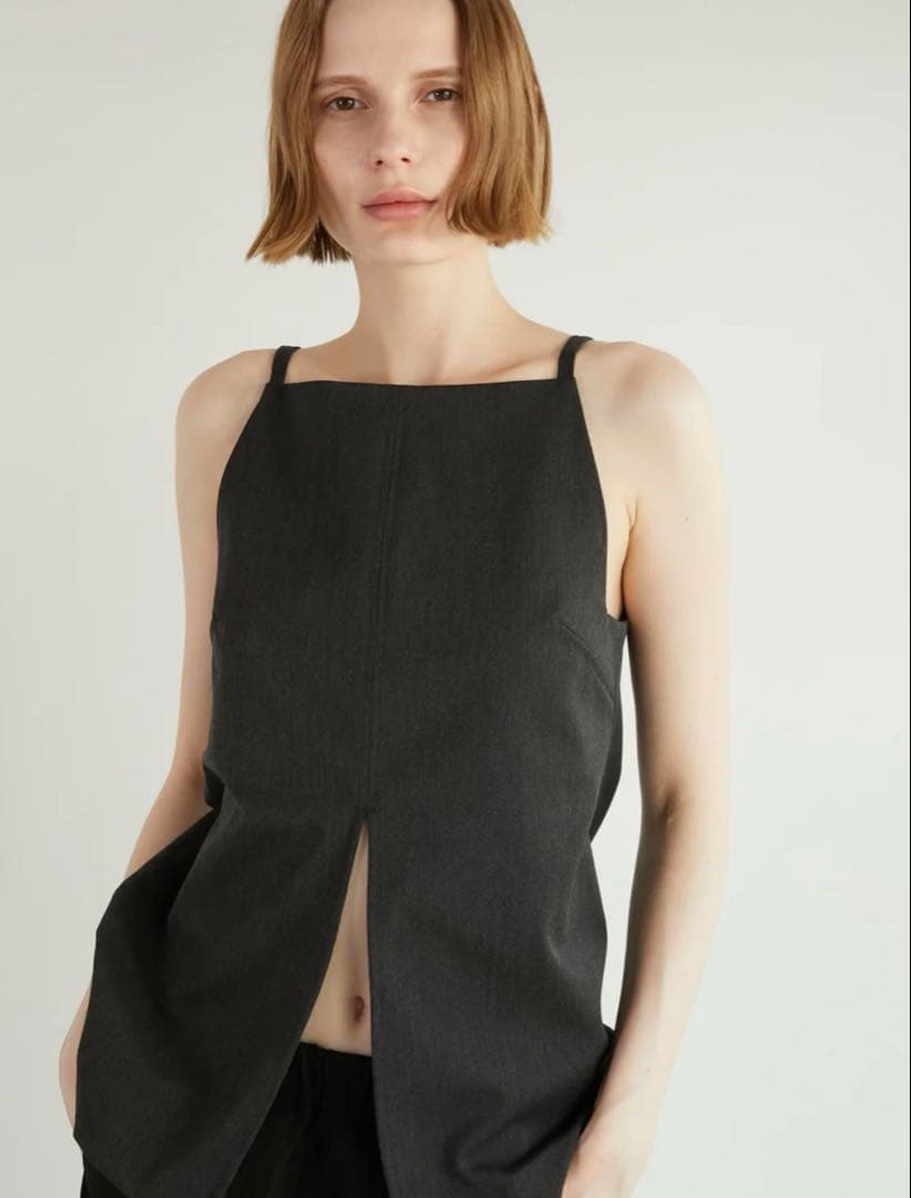 【LA PEAU DE GEM】front cut tops