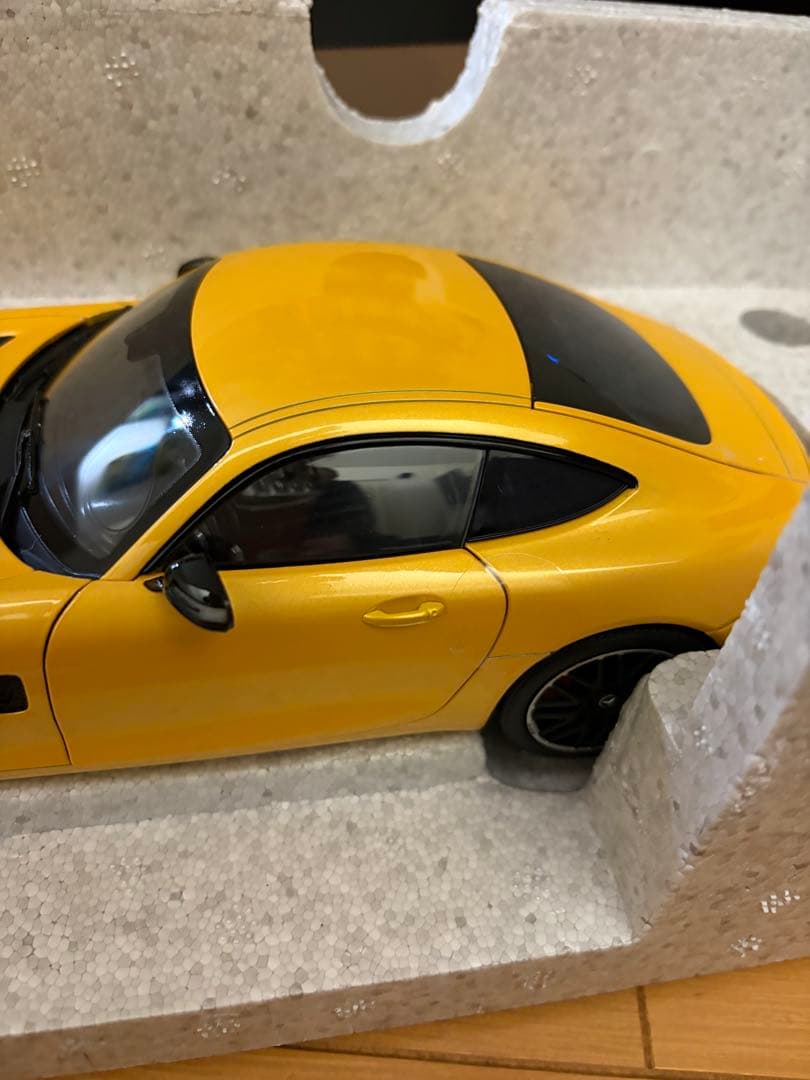 Mercedes公式 AMG GT S イエロー 1/18スケール