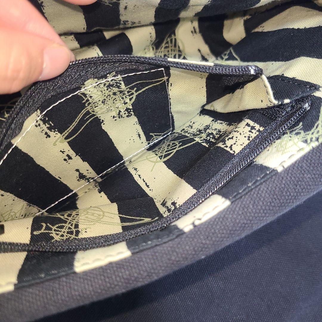 ヴィヴィアン　ショルダーバッグ　黒　キャンバス