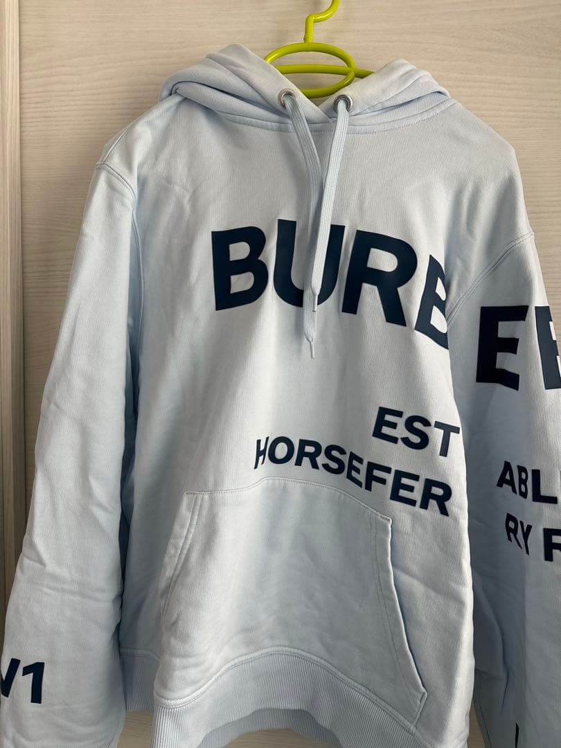 BURBERRY ライトブルー パーカー M
