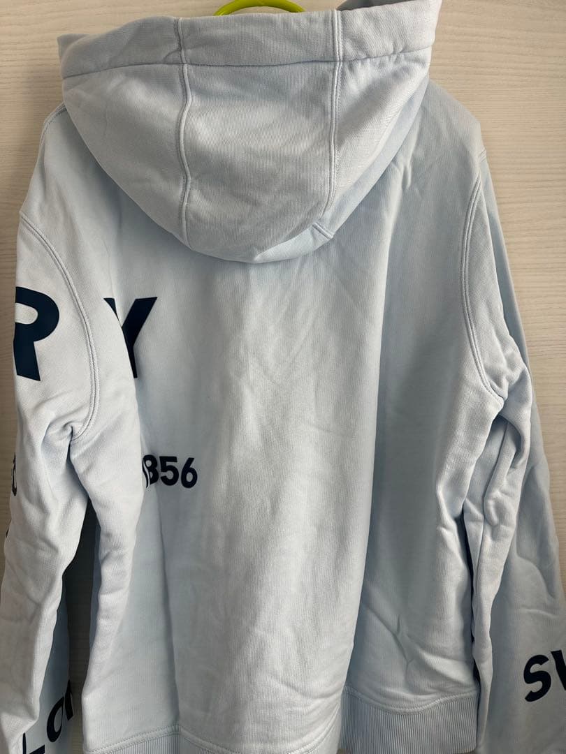 BURBERRY ライトブルー パーカー M