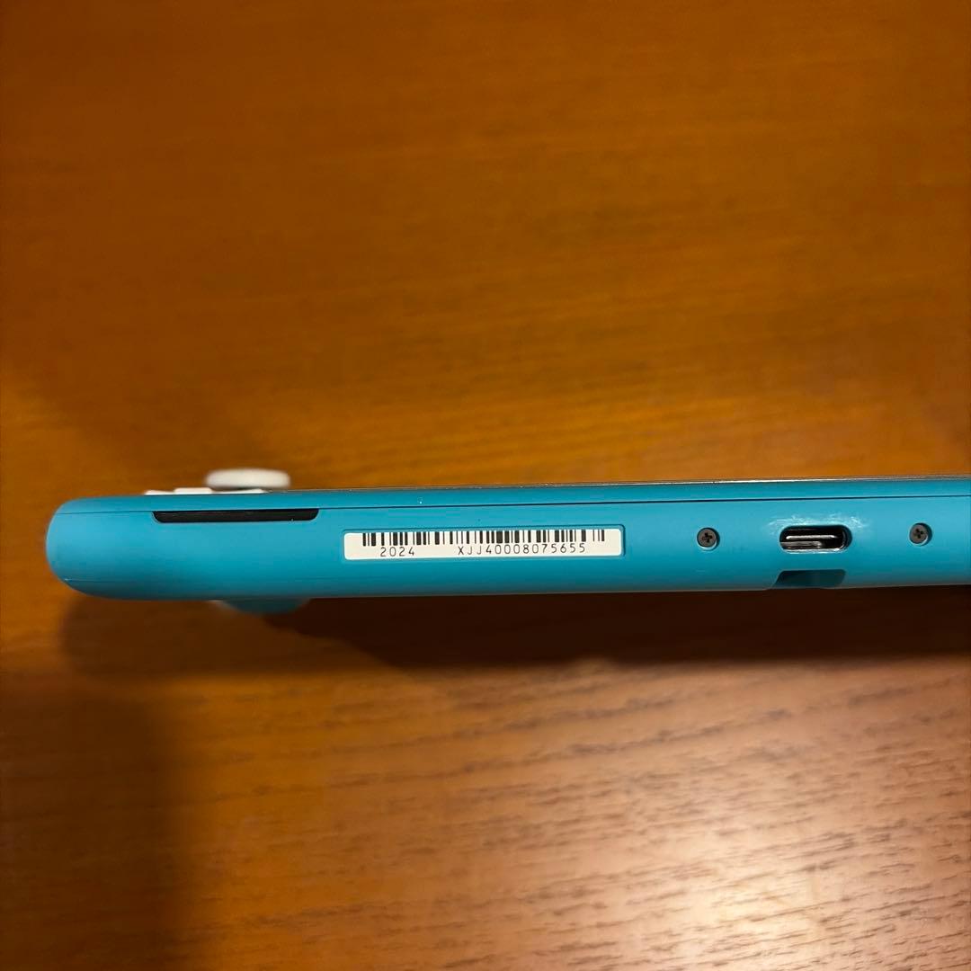 【美品】Nintendo switch ライト　ターコイズ　ケース　フィルム付き