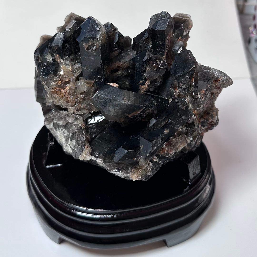 ✨特大 モリオンクラスター 1478g 台座付き 天然石置物 原石 魔除け