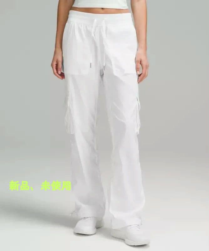 タグ付き!LuLuLemonホワイト カーゴパンツ ドローストリング