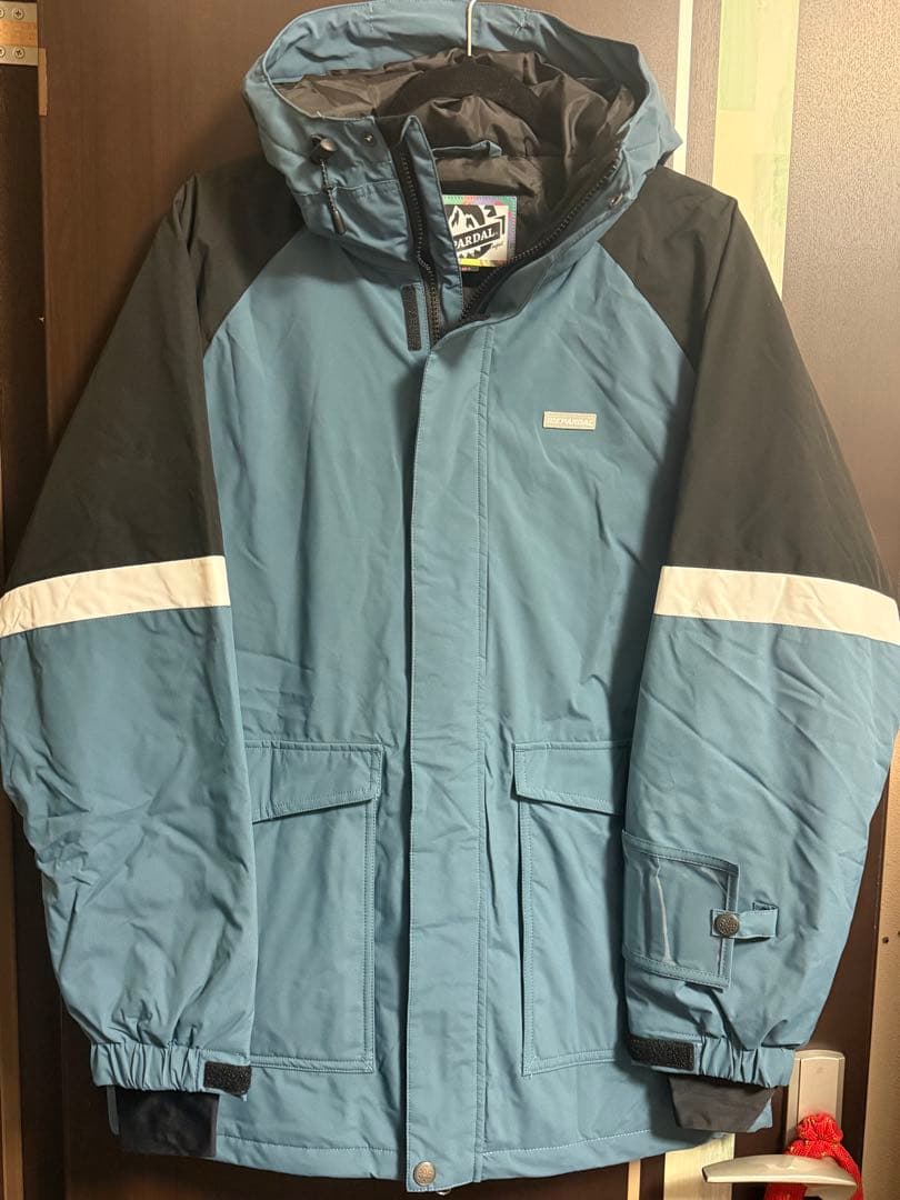 スノーボードウェア 上下セット　女性用 ゴアテックスグローブ付き　値下げしました