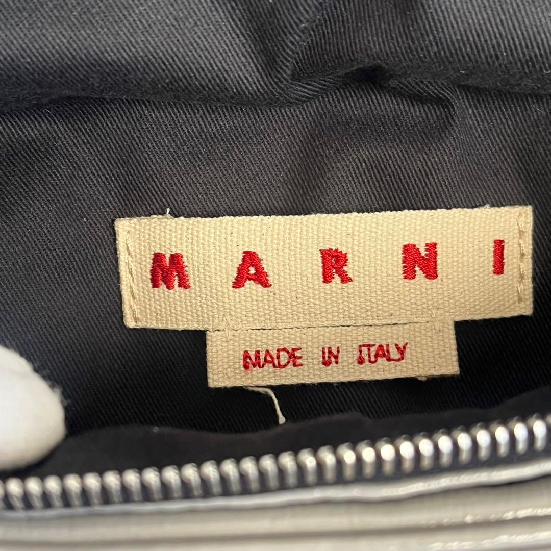 ✨未使用品✨　MARNI ウエストポーチ　パテント　エナメル　グレー　近年モデル