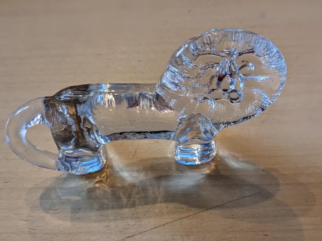 an09　KOSTA BODA ライオン　ZOOシリーズ クリスタルガラス 凹み