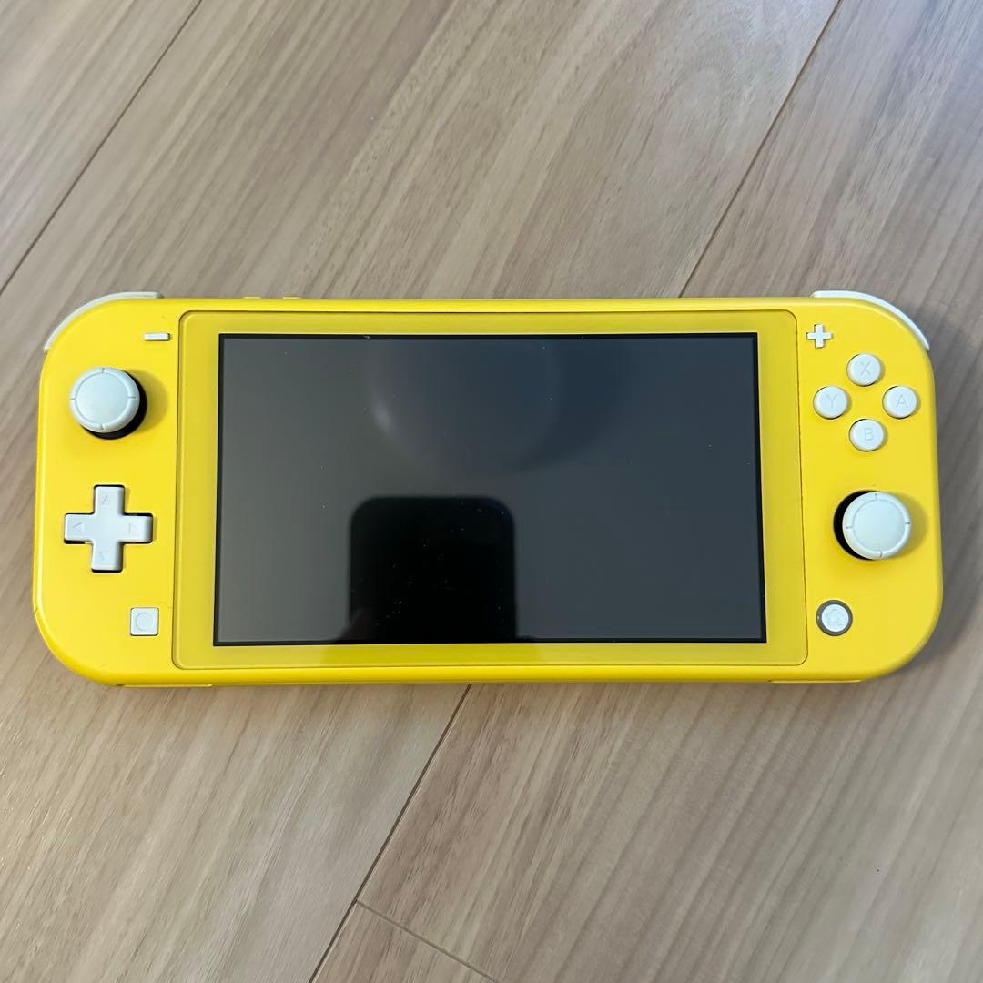 【動作品】Switch lite本体 ソフト3本付き ※本体傷あり