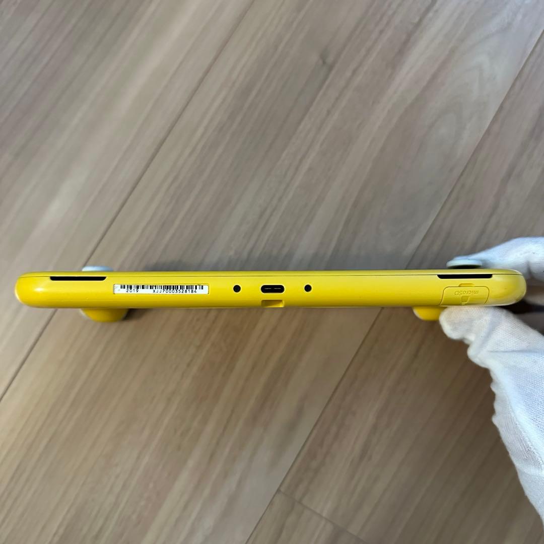 【動作品】Switch lite本体 ソフト3本付き ※本体傷あり