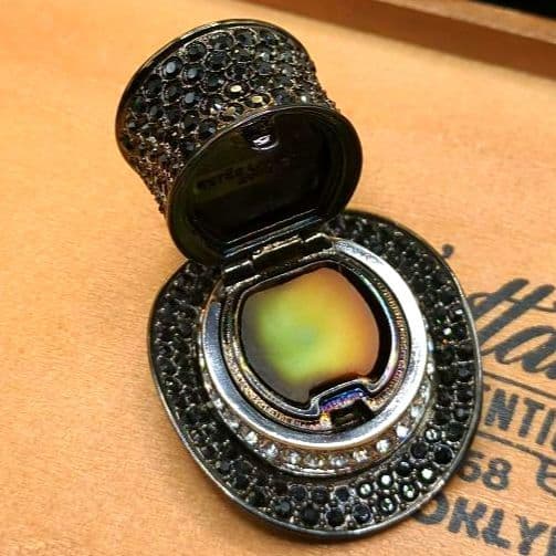 エスティローダー 限定品 練り香水 ブラックシルクハット コンパクト 黒色