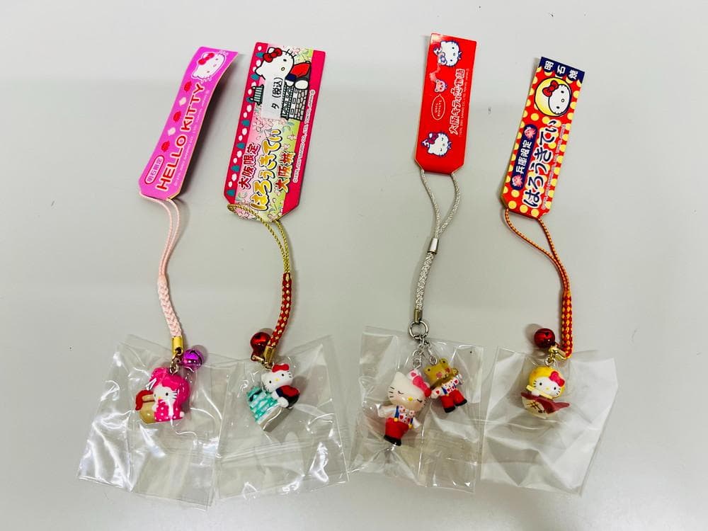 ◆サンリオ HELLO KITTY ご当地 ストラップ 29個セット　08272