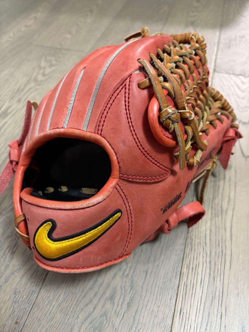 R*E様 廃盤Nike 軟式グローブ　美品