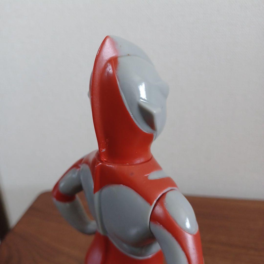 「M1号 ウルトラマン 」グレー成型の ソフビ フィギュア