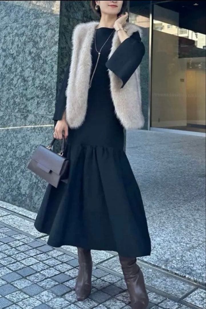 新品未使用タグ付き　アニュアンス　ショートファーベスト　グレイベージュ