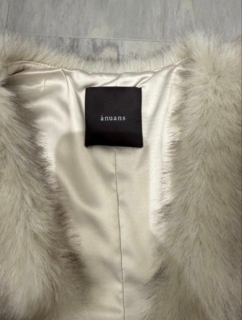 新品未使用タグ付き　アニュアンス　ショートファーベスト　グレイベージュ