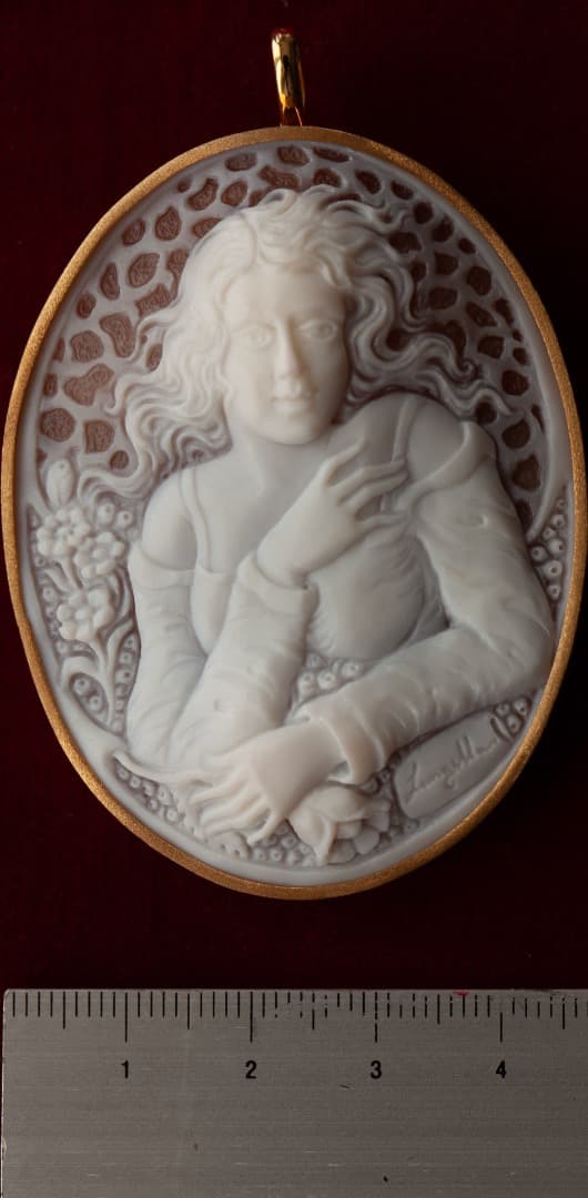 シェルカメオ　愛と美の女神アフロディーテ　k18　ブローチ　ペンダント
