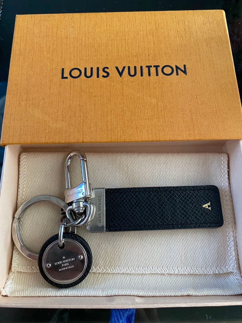 ルイヴィトン キーホルダー イニシアル LV チャーム イニシャル入り最終値下げ