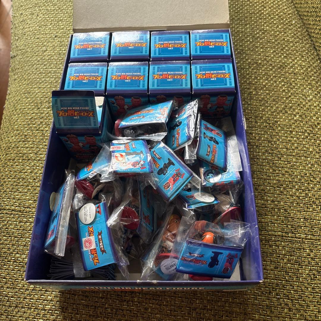 s*y様 【注目!!】プロ格ヒーローズ ミニビッグヘッドフィギア 1BOX35種