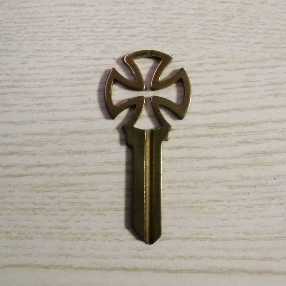 INDEPENDENT　インディペンデント　アイアンクロス　ブランクキー　金　鍵