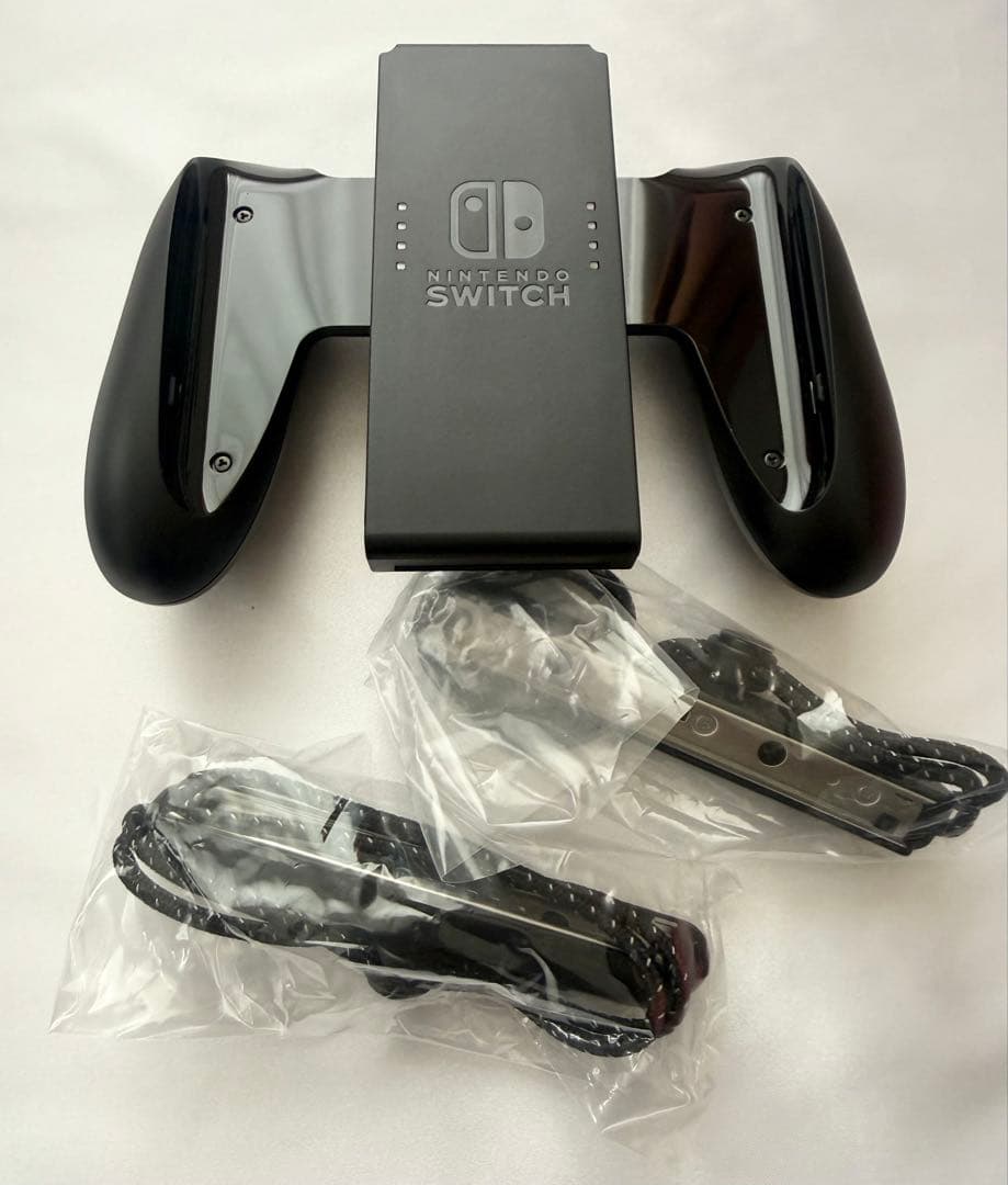 任天堂 Switch本体 有機ELモデルJoy-Con ハンドル 2個セット付き